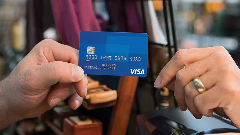 Thẻ Visa là công cụ thanh toán tiện lợi, nhưng để sử dụng hiệu quả và an toàn, bạn cần nắm rõ các hình thức giao dịch phổ biến