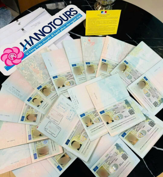 Khách hàng nhận visa thành công